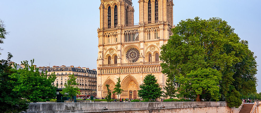 1000 raisons de croire : Abonnez-vous pour découvrir la réouverture de Notre-Dame de Paris