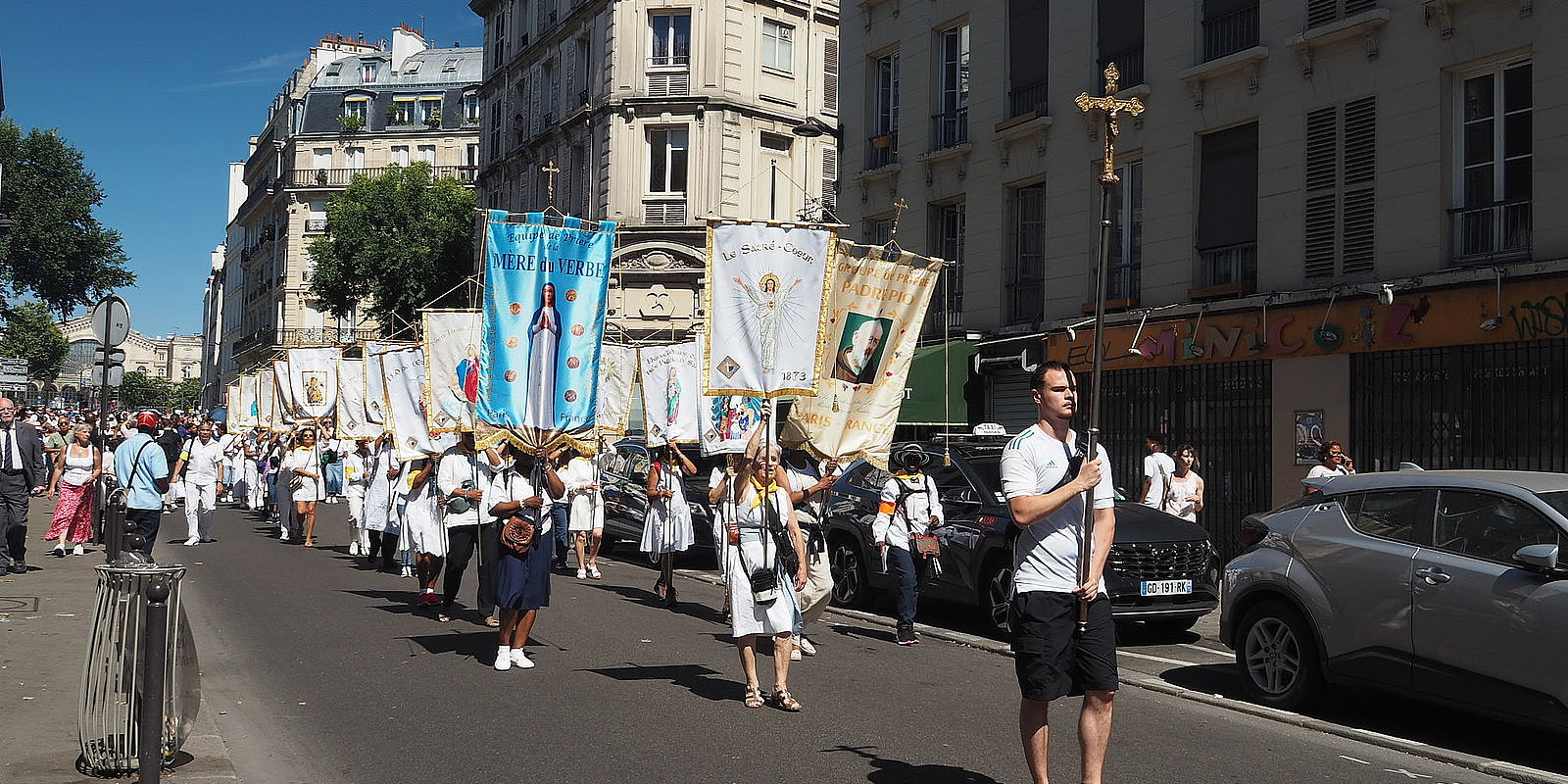 Une procession aux flambeaux pour clôturer les 7 Routes de Notre-Dame